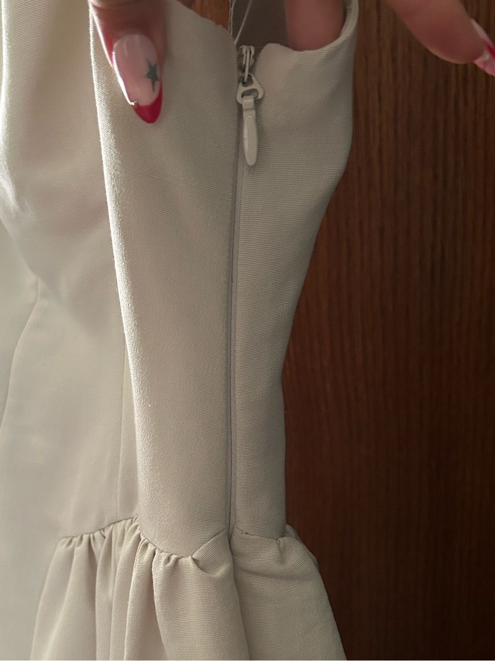 House of CB ‘Debutante’ Backless Midi Dress – French Dove (M) - Picture 7 of 8
